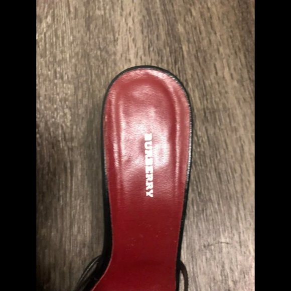 Burberry 90s Vtg Pointed Toe Leather Kitten Heels - Picture 9 of 9